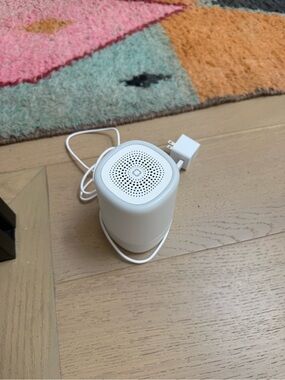 Nanit sound light machine with USB Charger